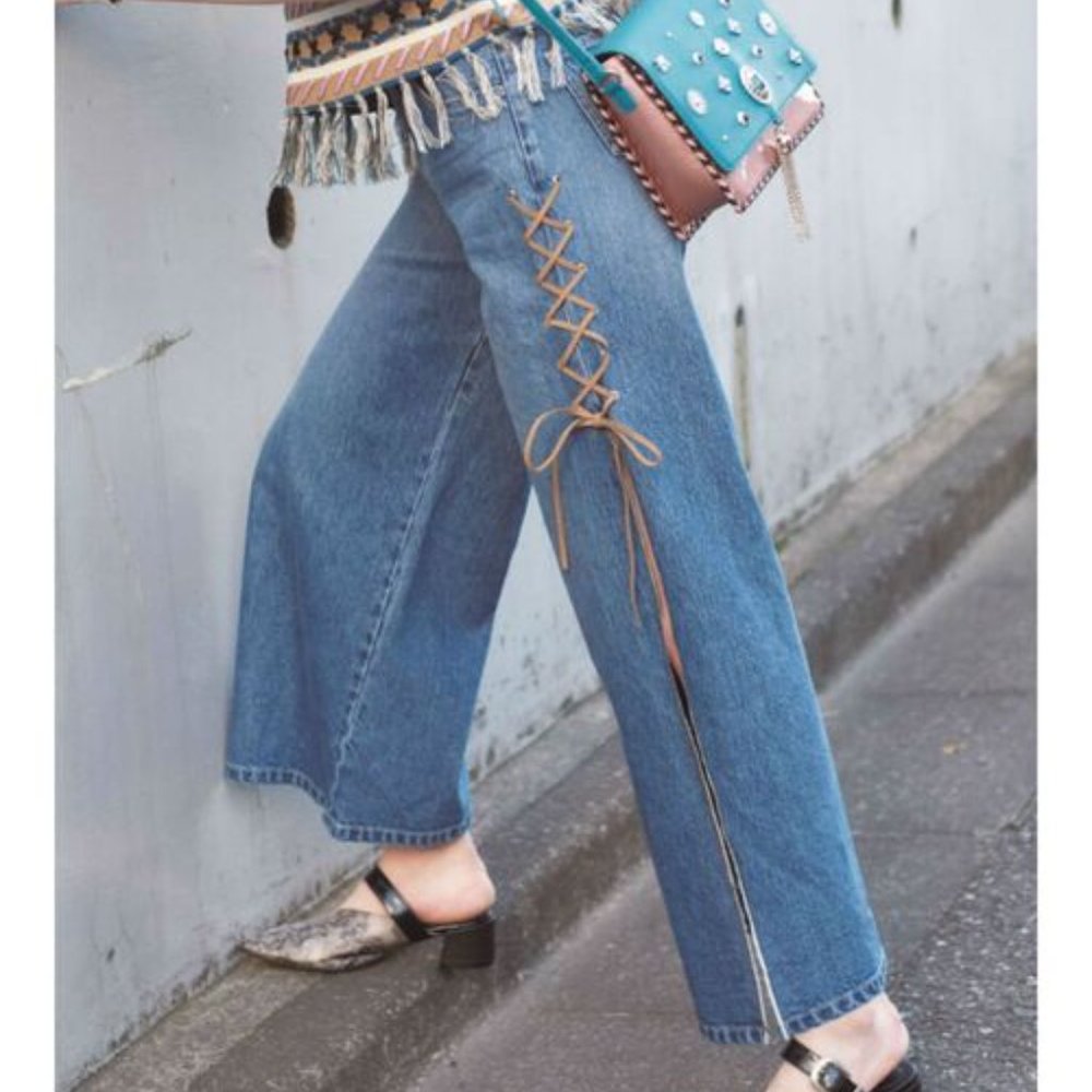 Side Lace up slit wide jeans